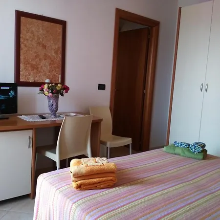 Marina Oda ve Kahvaltı 3*