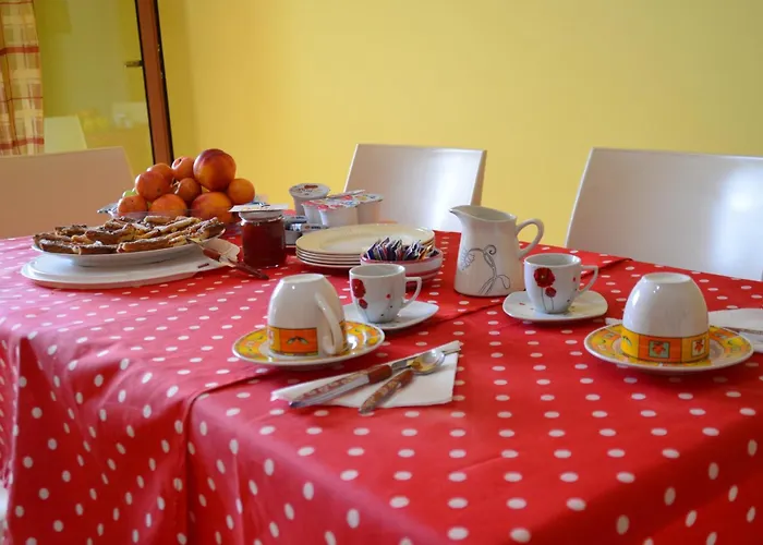 Oda ve Kahvaltı Marina