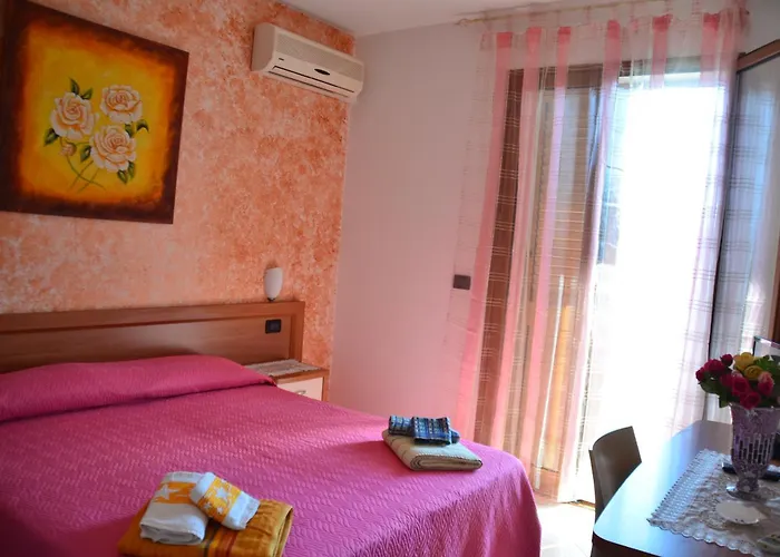 Oda ve Kahvaltı Marina