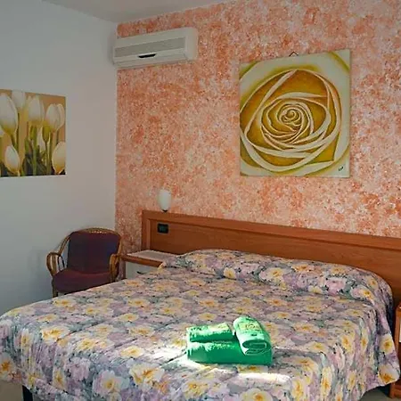 Marina فندق مبيت وإفطار
